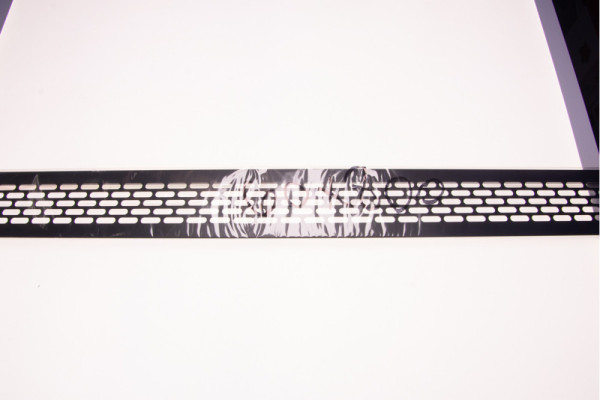 GRILA AERISIRE 60X800 NEGRU